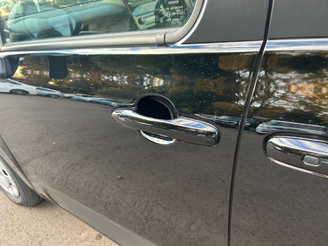 シエンタ ハイブリッドＸ　登録済未使用車　片側電動スライドドア　クルーズコントロール　衝突被害軽減ブレーキ　横滑り防止装置　プッシュスタート　スマートキー　オートエアコン　オートライト　３列シート　電動格納ミラー（18枚目）