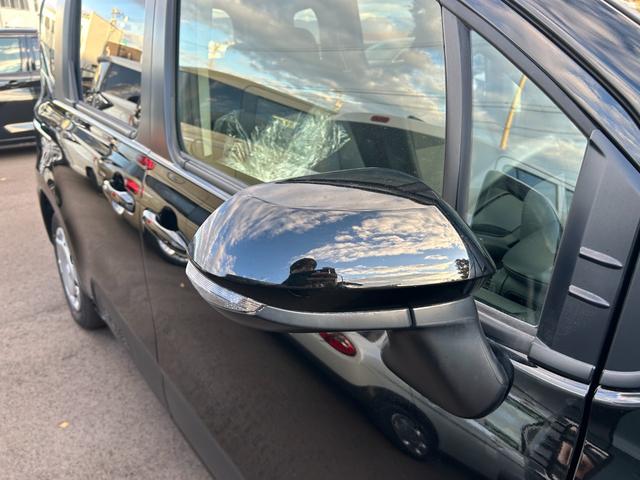 シエンタ ハイブリッドＸ　登録済未使用車　片側電動スライドドア　クルーズコントロール　衝突被害軽減ブレーキ　横滑り防止装置　プッシュスタート　スマートキー　オートエアコン　オートライト　３列シート　電動格納ミラー（27枚目）