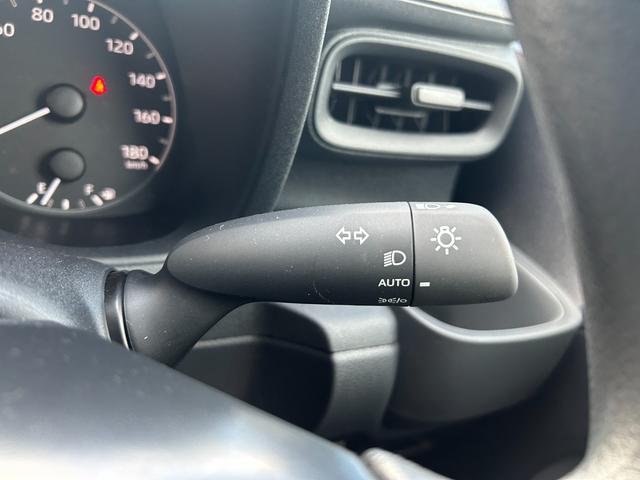 シエンタ ハイブリッドＸ　登録済未使用車　片側電動スライドドア　クルーズコントロール　衝突被害軽減ブレーキ　横滑り防止装置　プッシュスタート　スマートキー　オートエアコン　オートライト　３列シート　電動格納ミラー（36枚目）