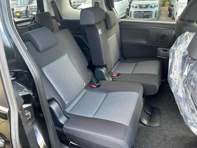 シエンタ ハイブリッドＸ　登録済未使用車　片側電動スライドドア　クルーズコントロール　衝突被害軽減ブレーキ　横滑り防止装置　プッシュスタート　スマートキー　オートエアコン　オートライト　３列シート　電動格納ミラー（44枚目）