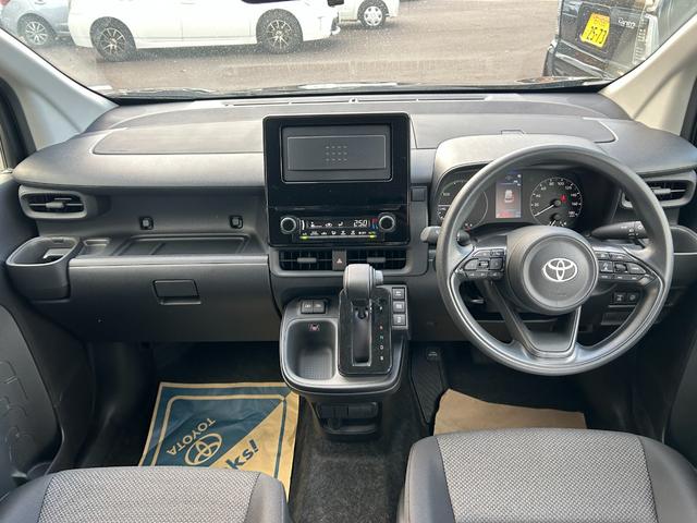 シエンタ ハイブリッドＸ　登録済未使用車　片側電動スライドドア　クルーズコントロール　衝突被害軽減ブレーキ　横滑り防止装置　プッシュスタート　スマートキー　オートエアコン　オートライト　３列シート　電動格納ミラー（45枚目）