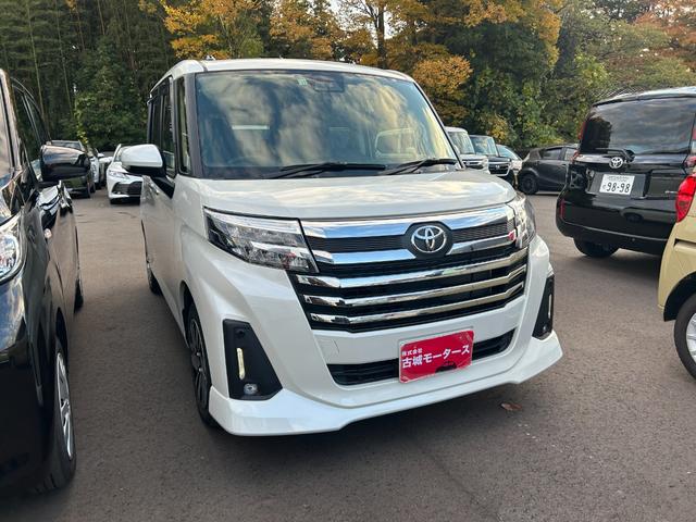 ルーミー カスタムG 両側電動スライドドア シートヒーター アルミホイール 衝突被害軽減ブレーキ アイドリングストップ クリアランスソナー オートエアコン オートライト プッシュスタート スマートキー 電動格納ミラー(3枚目)