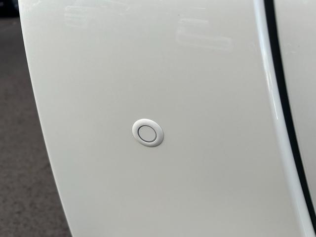 ルーミー カスタムG 両側電動スライドドア シートヒーター アルミホイール 衝突被害軽減ブレーキ アイドリングストップ クリアランスソナー オートエアコン オートライト プッシュスタート スマートキー 電動格納ミラー(13枚目)