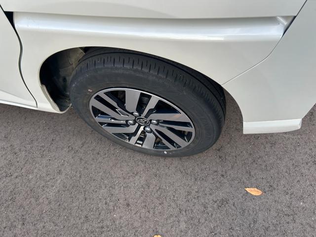 ルーミー カスタムG 両側電動スライドドア シートヒーター アルミホイール 衝突被害軽減ブレーキ アイドリングストップ クリアランスソナー オートエアコン オートライト プッシュスタート スマートキー 電動格納ミラー(17枚目)