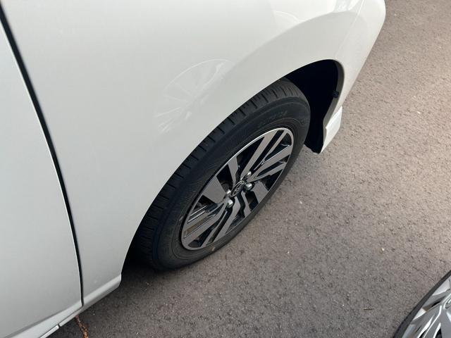 ルーミー カスタムG 両側電動スライドドア シートヒーター アルミホイール 衝突被害軽減ブレーキ アイドリングストップ クリアランスソナー オートエアコン オートライト プッシュスタート スマートキー 電動格納ミラー(27枚目)