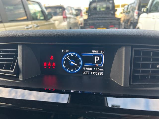 ルーミー カスタムG 両側電動スライドドア シートヒーター アルミホイール 衝突被害軽減ブレーキ アイドリングストップ クリアランスソナー オートエアコン オートライト プッシュスタート スマートキー 電動格納ミラー(29枚目)