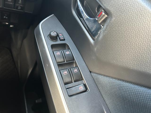 ルーミー カスタムG 両側電動スライドドア シートヒーター アルミホイール 衝突被害軽減ブレーキ アイドリングストップ クリアランスソナー オートエアコン オートライト プッシュスタート スマートキー 電動格納ミラー(39枚目)