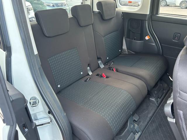 ルーミー カスタムG 両側電動スライドドア シートヒーター アルミホイール 衝突被害軽減ブレーキ アイドリングストップ クリアランスソナー オートエアコン オートライト プッシュスタート スマートキー 電動格納ミラー(44枚目)