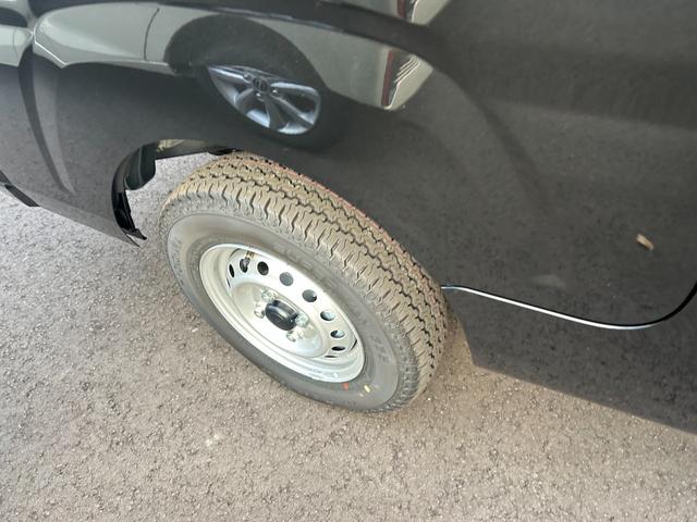 ハイゼットトラック ジャンボエクストラ　４ＷＤ　届出済未使用車　衝突被害軽減ブレーキ　アイドリングストップ　横滑り防止装置　クリアランスソナー　エアコン　オートライト　プッシュスタート　スマートキー　電動格納ミラー　パワーウィンドウ（19枚目）