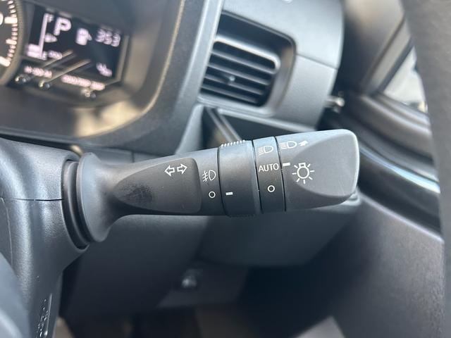 ハイゼットトラック ジャンボエクストラ　４ＷＤ　届出済未使用車　衝突被害軽減ブレーキ　アイドリングストップ　横滑り防止装置　クリアランスソナー　エアコン　オートライト　プッシュスタート　スマートキー　電動格納ミラー　パワーウィンドウ（32枚目）