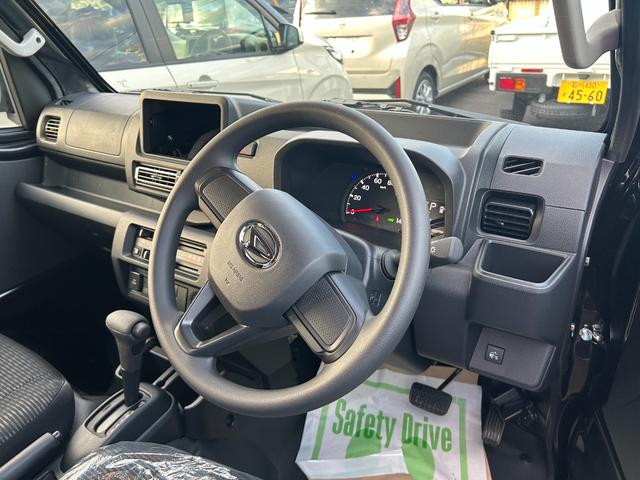 ハイゼットトラック ジャンボエクストラ　４ＷＤ　届出済未使用車　衝突被害軽減ブレーキ　アイドリングストップ　横滑り防止装置　クリアランスソナー　エアコン　オートライト　プッシュスタート　スマートキー　電動格納ミラー　パワーウィンドウ（36枚目）