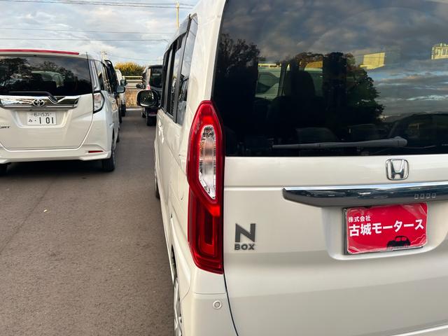 N-BOX G・Lホンダセンシング ナビ バックカメラ アイドリングストップ クルーズコントロール 片側電動スライドドア プッシュスタート スマートキー オートエアコン オートライト 電動格納ミラー パワーウィンドウ(10枚目)