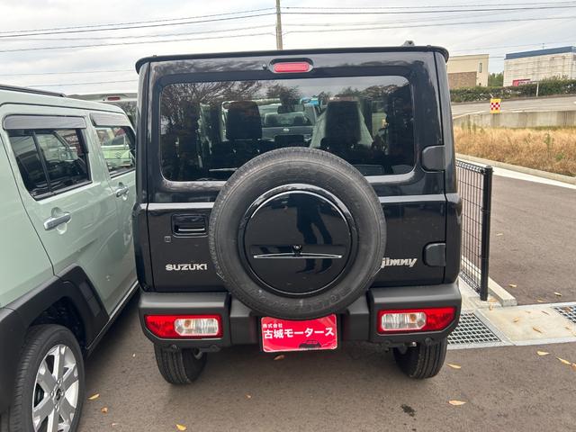 ジムニー ＸＣ　ＭＴ　届出済未使用　シートヒーター　アルミホイール　衝突被害軽減ブレーキ　アイドリングストップ　クルーズコントロール　クリアランスソナー　レーンアシスト　オートエアコン　オートライト　プッシュスタート（10枚目）