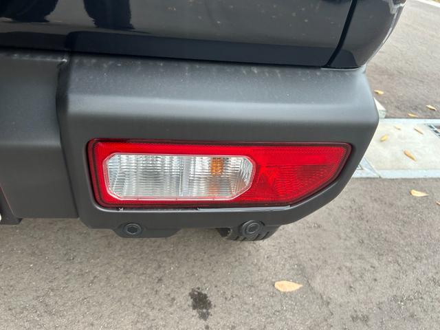 ジムニー ＸＣ　ＭＴ　届出済未使用　シートヒーター　アルミホイール　衝突被害軽減ブレーキ　アイドリングストップ　クルーズコントロール　クリアランスソナー　レーンアシスト　オートエアコン　オートライト　プッシュスタート（13枚目）