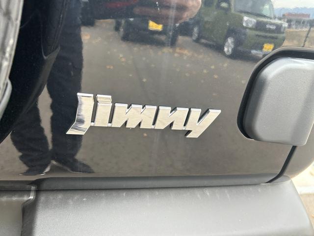 ジムニー ＸＣ　ＭＴ　届出済未使用　シートヒーター　アルミホイール　衝突被害軽減ブレーキ　アイドリングストップ　クルーズコントロール　クリアランスソナー　レーンアシスト　オートエアコン　オートライト　プッシュスタート（14枚目）