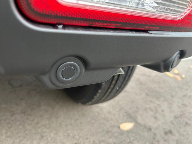 ジムニー ＸＣ　ＭＴ　届出済未使用　シートヒーター　アルミホイール　衝突被害軽減ブレーキ　アイドリングストップ　クルーズコントロール　クリアランスソナー　レーンアシスト　オートエアコン　オートライト　プッシュスタート（15枚目）