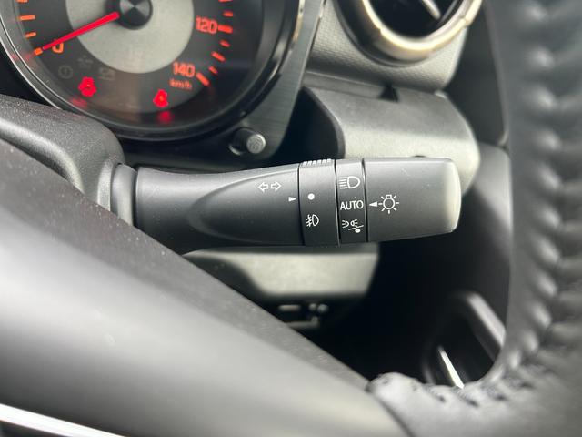 ジムニー ＸＣ　ＭＴ　届出済未使用　シートヒーター　アルミホイール　衝突被害軽減ブレーキ　アイドリングストップ　クルーズコントロール　クリアランスソナー　レーンアシスト　オートエアコン　オートライト　プッシュスタート（35枚目）