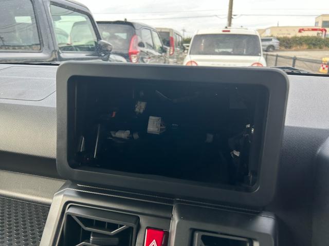 タフト Ｘ　届出済未使用車　バックカメラ　衝突被害軽減ブレーキ　アイドリングストップ　クリアランスソナー　横滑り防止装置　盗難防止システム　オートエアコン　オートライト　プッシュスタート　スマートキー　サンルーフ（32枚目）