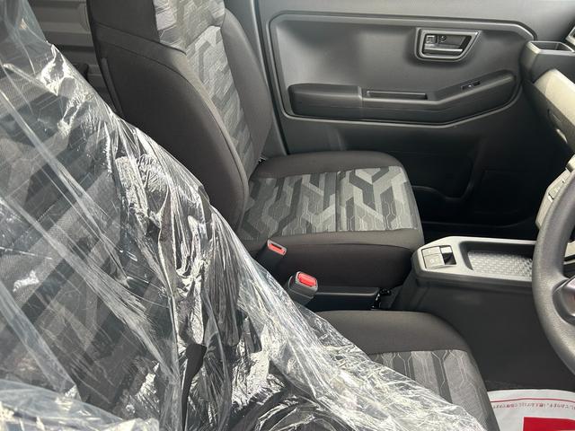 タフト Ｘ　届出済未使用車　バックカメラ　衝突被害軽減ブレーキ　アイドリングストップ　クリアランスソナー　横滑り防止装置　盗難防止システム　オートエアコン　オートライト　プッシュスタート　スマートキー　サンルーフ（45枚目）