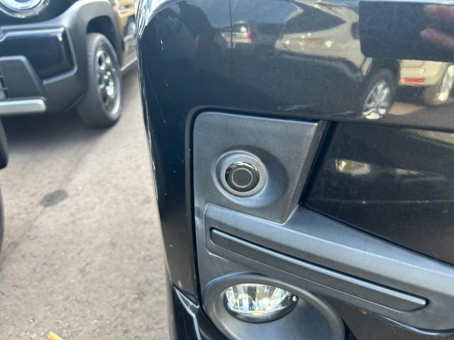 ライズ Ｘ　Ｓ　４ＷＤ　ディスプレイオーディオ　シートヒーター　衝突被害軽減ブレーキ　アイドリングストップ　横滑り防止装置　クリアランスソナー　盗難防止システム　バックカメラ　エアコン　オートライト　プッシュスタート（4枚目）