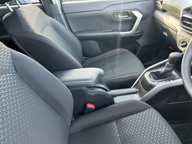 ライズ Ｘ　Ｓ　４ＷＤ　ディスプレイオーディオ　シートヒーター　衝突被害軽減ブレーキ　アイドリングストップ　横滑り防止装置　クリアランスソナー　盗難防止システム　バックカメラ　エアコン　オートライト　プッシュスタート（28枚目）