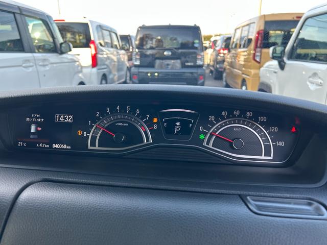 N-BOXカスタム L ナビ 片側電動スライドドア バックカメラ ETC シートヒーター 衝突被害軽減ブレーキ アイドリングストップ クリアランスソナー 横滑り防止装置 レーンアシスト クルーズコントロール オートエアコン(18枚目)