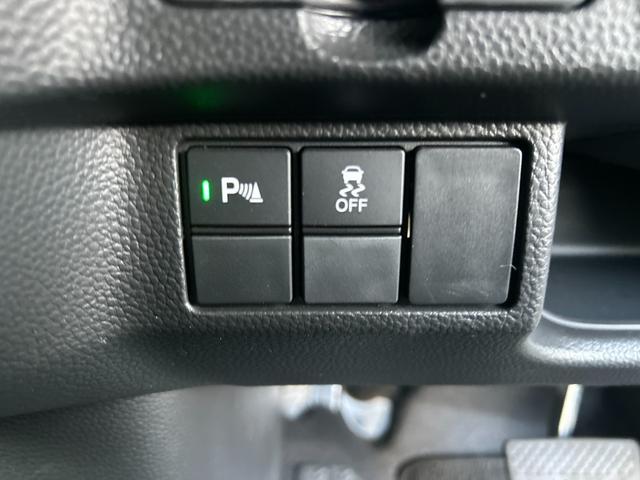 N-BOXカスタム L ナビ 片側電動スライドドア バックカメラ ETC シートヒーター 衝突被害軽減ブレーキ アイドリングストップ クリアランスソナー 横滑り防止装置 レーンアシスト クルーズコントロール オートエアコン(25枚目)