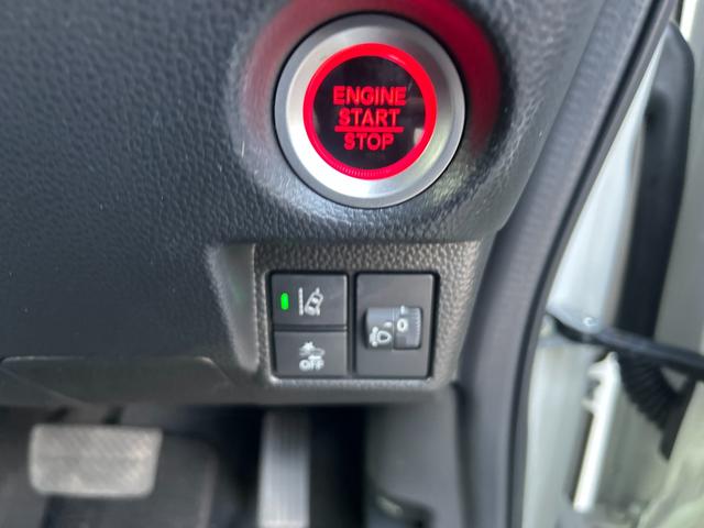 N-BOXカスタム L ナビ 片側電動スライドドア バックカメラ ETC シートヒーター 衝突被害軽減ブレーキ アイドリングストップ クリアランスソナー 横滑り防止装置 レーンアシスト クルーズコントロール オートエアコン(33枚目)