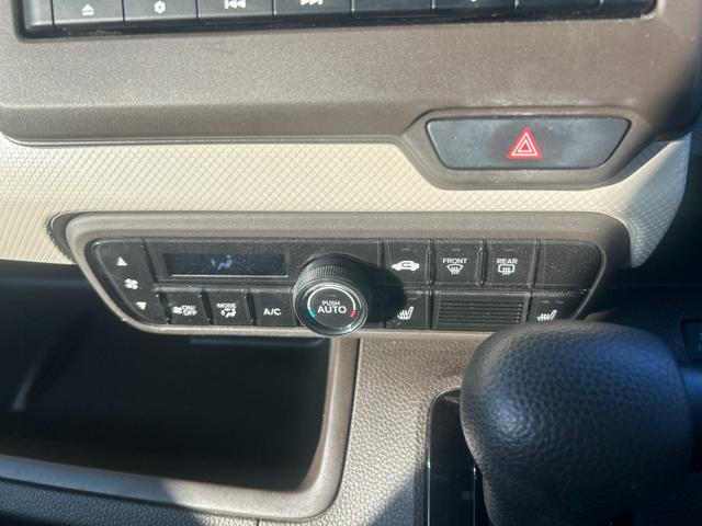 N-BOX L ナビ バックカメラ ETC 衝突被害軽減ブレーキ クルーズコントロール クリアランスソナー 横滑り防止装置 シートヒーター 片側電動スライドドア オートエアコン オートライト プッシュスタート(17枚目)