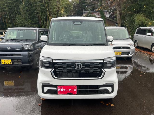 Ｎ－ＢＯＸカスタム ターボ　届出済未使用車　両側電動スライドドア　シートヒーター　アルミホイール　バックカメラ　衝突被害軽減ブレーキ　アイドリングストップ　クルーズコントロール　オートエアコン　オートライト　プッシュスタート（2枚目）