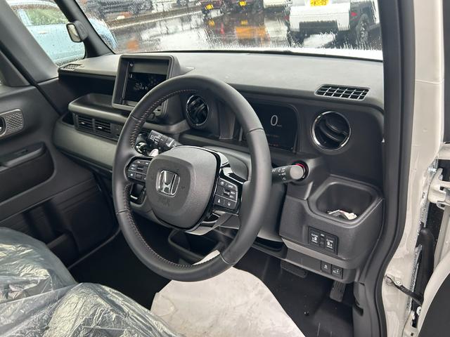 Ｎ－ＢＯＸカスタム ターボ　届出済未使用車　両側電動スライドドア　シートヒーター　アルミホイール　バックカメラ　衝突被害軽減ブレーキ　アイドリングストップ　クルーズコントロール　オートエアコン　オートライト　プッシュスタート（43枚目）