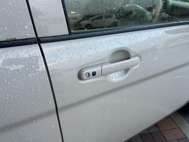 アルトラパン Ｌ　全方位ナビ　ＥＴＣ　シートヒーター　衝突被害軽減ブレーキ　アイドリングストップ　レーンアシスト　横滑り防止装置　クリアランスソナー　オートエアコン　オートライト　プッシュスタート　スマートキー（31枚目）