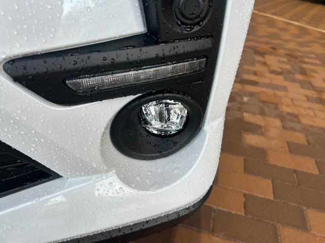 ライズ Z 4WD 登録済未使用車 LEDヘッドランプ アルミホイール シートヒーター 衝突被害軽減ブレーキ アイドリングストップ 横滑り防止装置 クリアランスソナー クルーズコントロール 盗難防止システム(6枚目)