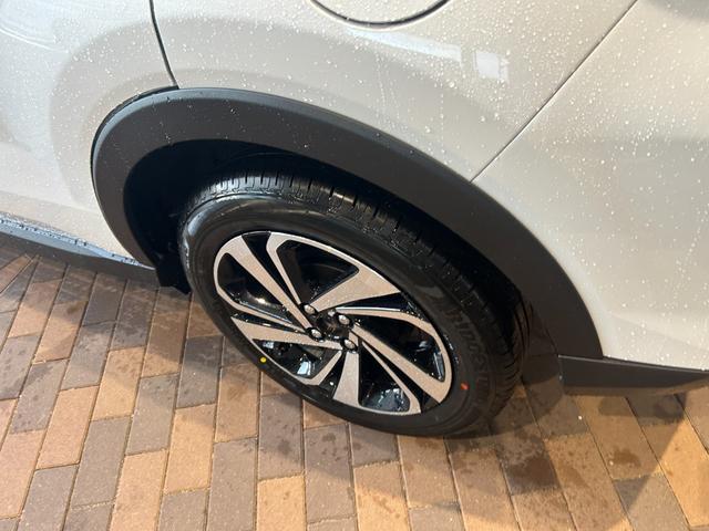 ライズ Z 4WD 登録済未使用車 LEDヘッドランプ アルミホイール シートヒーター 衝突被害軽減ブレーキ アイドリングストップ 横滑り防止装置 クリアランスソナー クルーズコントロール 盗難防止システム(19枚目)