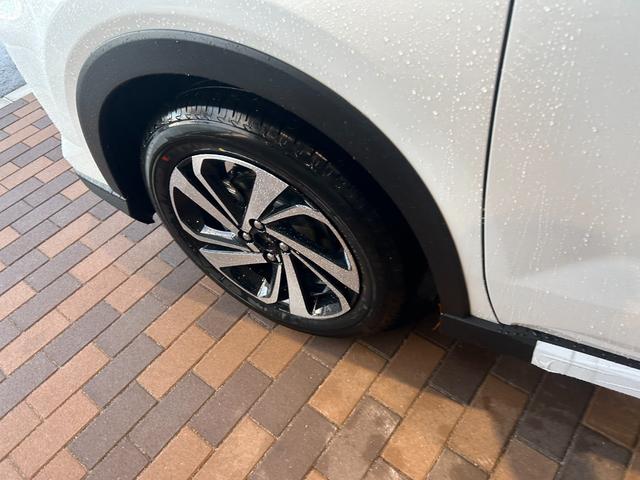 ライズ Z 4WD 登録済未使用車 LEDヘッドランプ アルミホイール シートヒーター 衝突被害軽減ブレーキ アイドリングストップ 横滑り防止装置 クリアランスソナー クルーズコントロール 盗難防止システム(22枚目)