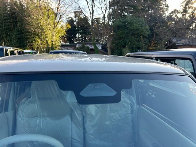 アルトラパン ハイブリッドG 届出済未使用車 シートヒーター 衝突被害軽減ブレーキ アイドリングストップ 横滑り防止装置 クリアランスソナー 盗難防止システム エアコン オートライト プッシュスタート スマートキー 電動格納ミラー(5枚目)