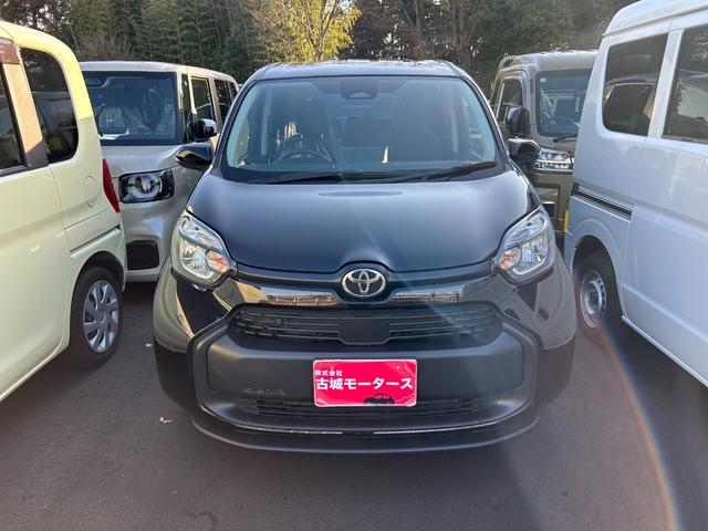 シエンタ ハイブリッドX 登録済未使用車 7人 3列シート ハイブリッド 片側電動スライドドア 衝突被害軽減ブレーキ 横滑り防止装置 オートエアコン オートライト プッシュスタート スマートキー 電動格納ミラー(2枚目)