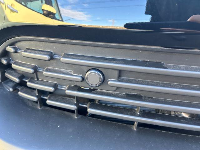 シエンタ ハイブリッドX 登録済未使用車 7人 3列シート ハイブリッド 片側電動スライドドア 衝突被害軽減ブレーキ 横滑り防止装置 オートエアコン オートライト プッシュスタート スマートキー 電動格納ミラー(4枚目)