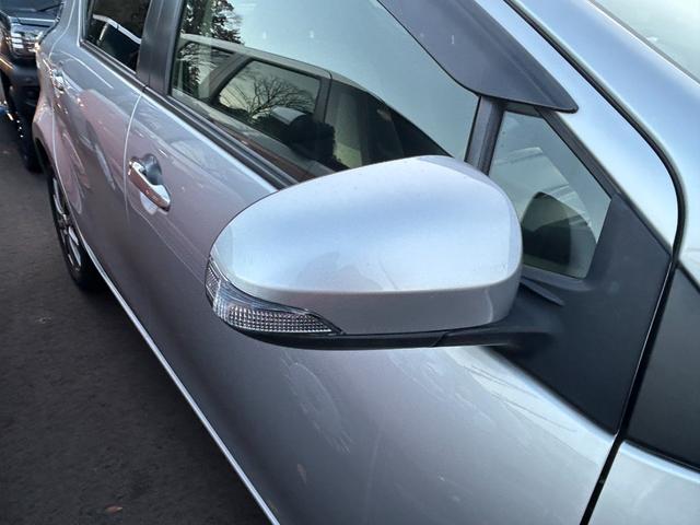 アクア 　禁煙車　オートエアコン　ナビ　Ｂｌｕｅｔｏｏｔｈ　バックモニター　横滑り防止装置　アルミホイール　プッシュスタート　電動格納ミラー　ＥＴＣ　衝突被害軽減ブレーキ　レーンアシスト（12枚目）