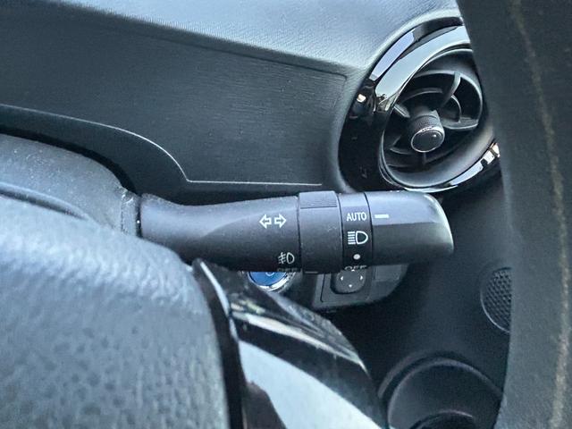 アクア 　禁煙車　オートエアコン　ナビ　Ｂｌｕｅｔｏｏｔｈ　バックモニター　横滑り防止装置　アルミホイール　プッシュスタート　電動格納ミラー　ＥＴＣ　衝突被害軽減ブレーキ　レーンアシスト（24枚目）