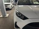 ヤリス Ｘ　ナビ付　Ｂｌｕｅｔｏｏｔｈ対応　バックカメラ付　衝突被害軽減ブレーキ　クリアランスソナー　盗難防止システム　スマートキー　オートライト　エコモード搭載　横滑り防止装置（4枚目）