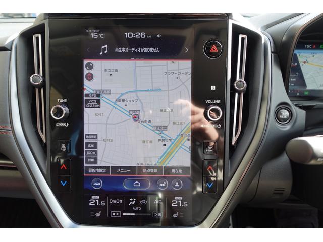 １１．６型センターインフォメ−ションディスプレイ＆インフォテインメントシステム。ナビや車両にエアコンの設定、スターリンクやラジオにテレビ等、多種多様な機能を集約しています