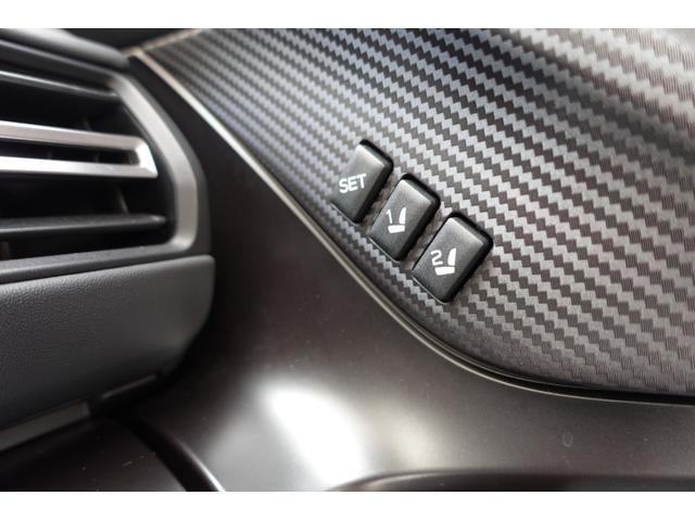 運転席パワーシートはメモリー機能付きとなります。