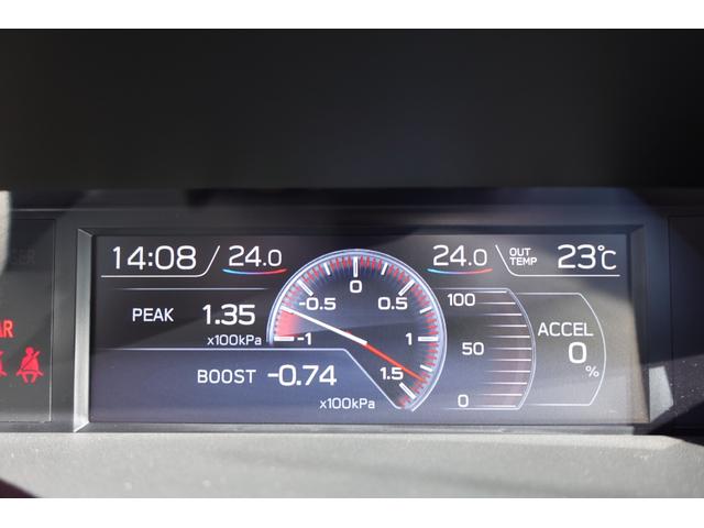 マルチファンクションディスプレイ。各種の燃費情報、ＶＤＣの作動状態、メンテナンス項目など、車両のさまざまな情報を４．３インチの大型カラー液晶画面で表示。