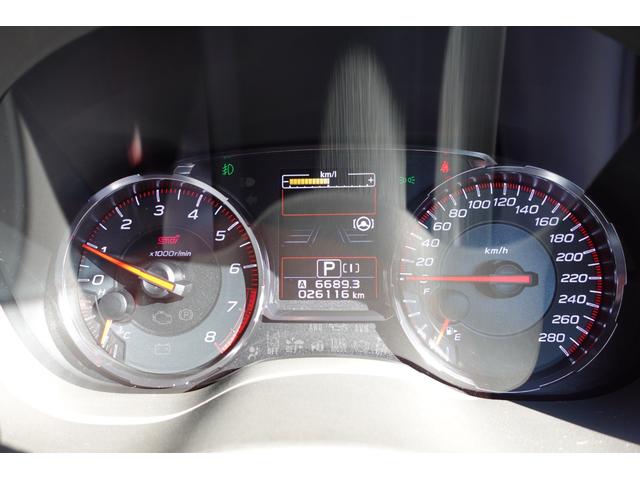 専用マルチインフォメーションディスプレイ付レッドルミネセントメーター