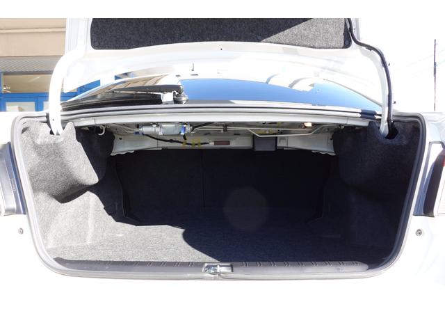 ４６０Ｌ（ＶＡＤ法）の大容量を確保したトランクルームには９インチサイズのゴルフバッグを４つ収納可能。