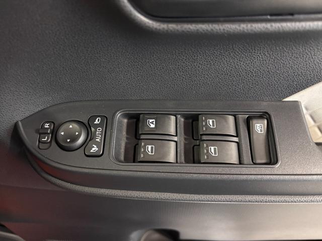 タント Ｘ　両側スライドドア　衝突被害軽減システム　ＬＥＤヘッドランプ　スマートキー　アイドリングストップ　ベンチシート　ＣＶＴ　盗難防止システム　ＡＢＳ　ＥＳＣ　衝突安全ボディ　エアコン　パワーステアリング（5枚目）