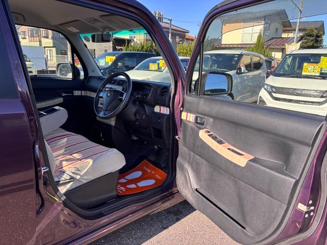 ムーヴコンテ カスタム　Ｇ　ＨＩＤ　スマートキー　アイドリングストップ　ベンチシート　ＣＶＴ　盗難防止システム　ＡＢＳ　アルミホイール　衝突安全ボディ　エアコン　パワーステアリング　パワーウィンドウ（13枚目）