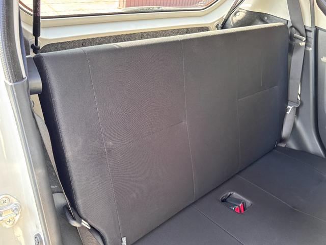 ミライース Ｌ　ＳＡＩＩＩ　４ＷＤ　クリアランスソナー　衝突被害軽減システム　キーレスエントリー　アイドリングストップ　ＣＶＴ　盗難防止システム　ＡＢＳ　ＥＳＣ　衝突安全ボディ　エアコン　パワーステアリング　パワーウィンドウ（16枚目）