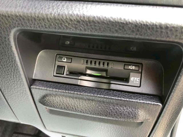 ヴォクシー ＺＳ　煌ＩＩ　４ＷＤ　ドライブレコーダー　ＥＴＣ　バックカメラ　ナビ　オートクルーズコントロール　レーンアシスト　衝突被害軽減システム　両側電動スライドドア　オートマチックハイビーム　オートライト（10枚目）